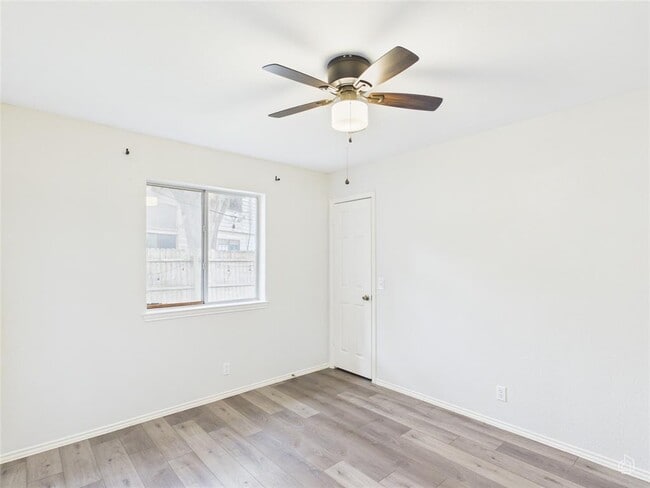 Building Photo - 7400 Crepe Myrtle Dr