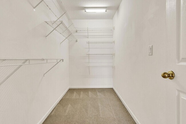 Building Photo - 3064 Igou Crossing Dr