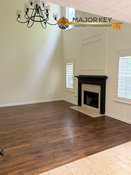 Building Photo - 1620 Midland Ct