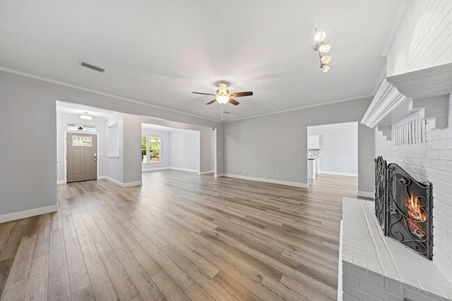 Building Photo - 508 Garden Oaks Cove