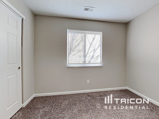 Building Photo - 644 Scotch Pine Dr