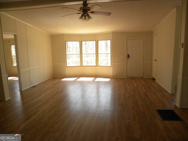 Building Photo - 297 Bell Acres Rd