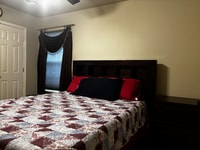 Building Photo - 2104 N 6th St