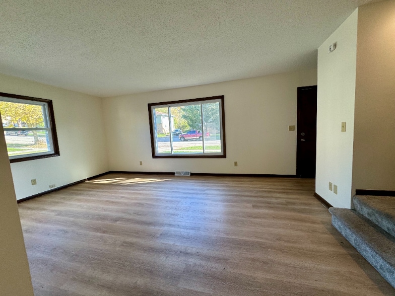 Building Photo - 1230-1230 N 10th Ave