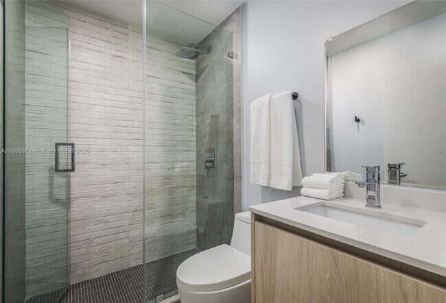 Building Photo - 2742 Coacoochee St