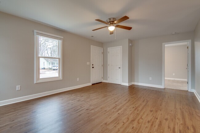 Building Photo - 517 Walnut St