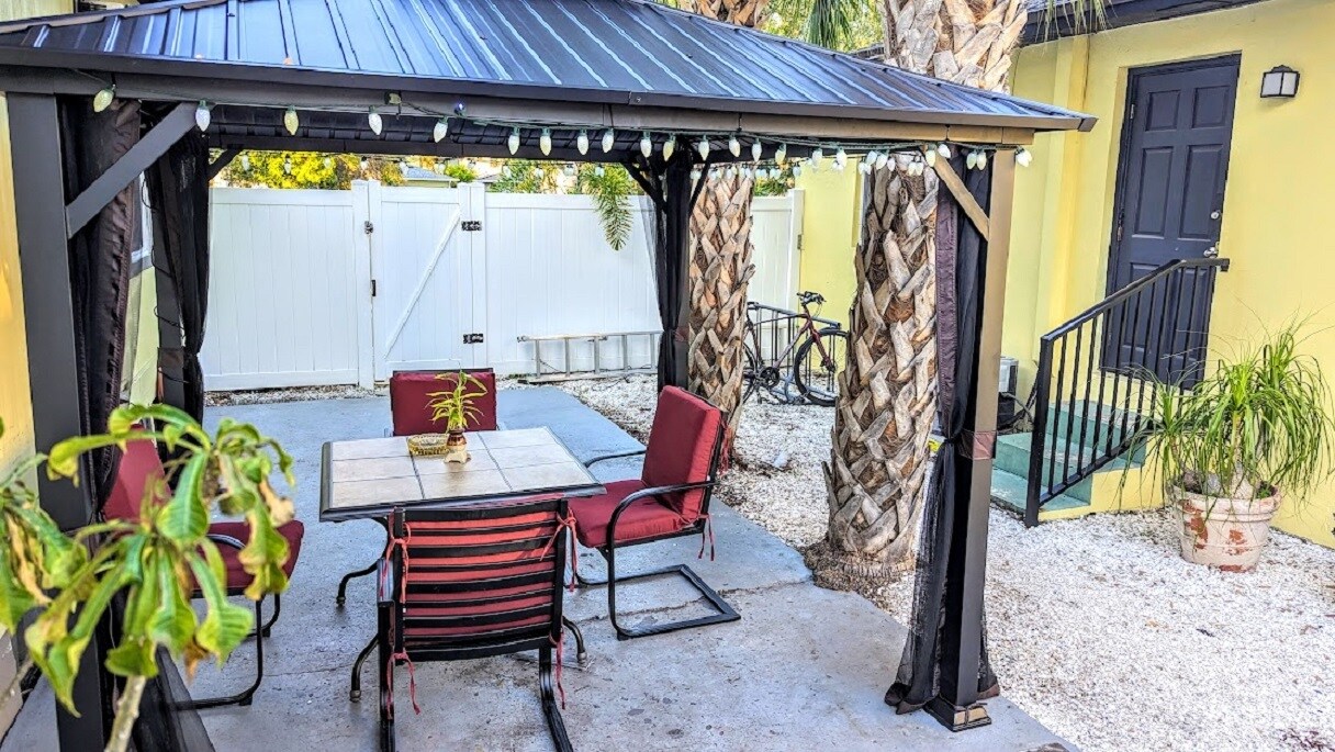 Building Photo - 2350 1st Ave N