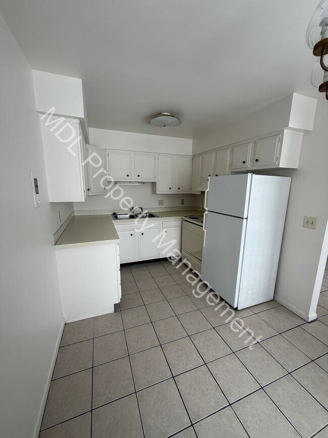 Building Photo - 2129 Weiss St