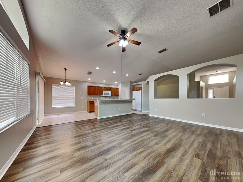 Building Photo - 13461 Staghorn Rd