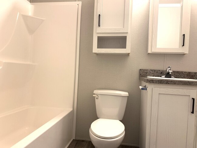 Building Photo - 134 Desander Dr