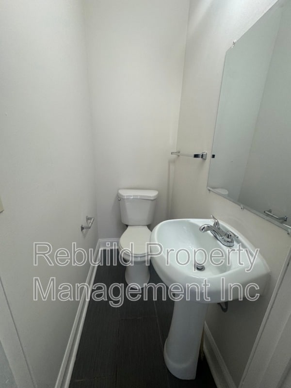 Building Photo - 5 S Conkling St