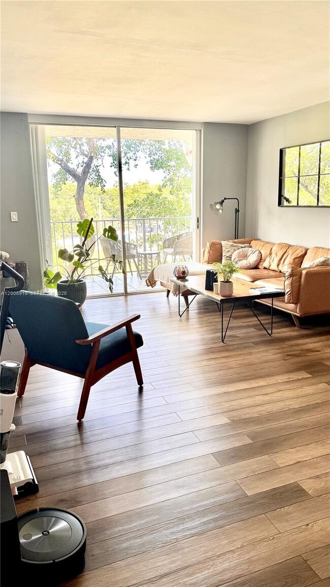 Building Photo - 650 NE 64th St