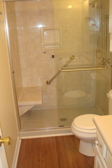 Building Photo - 425 Reavis Ave