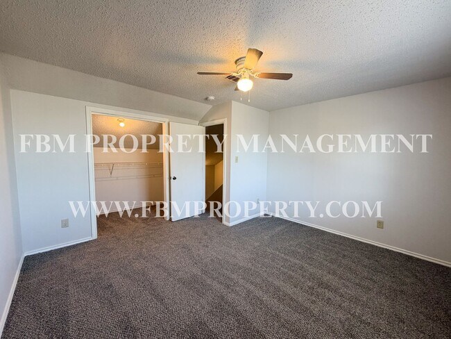 Building Photo - 493 Bryant Ave