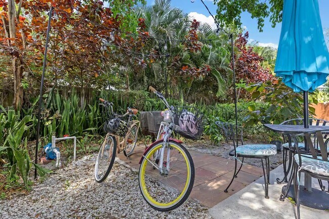 Building Photo - 101 NE 4th St