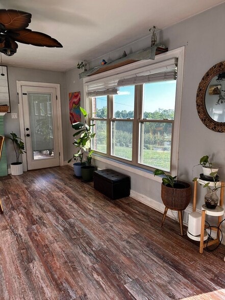 Building Photo - 16 Wagon Trail Rd