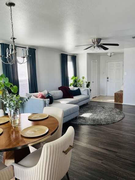 Building Photo - 1308 Devine Drive