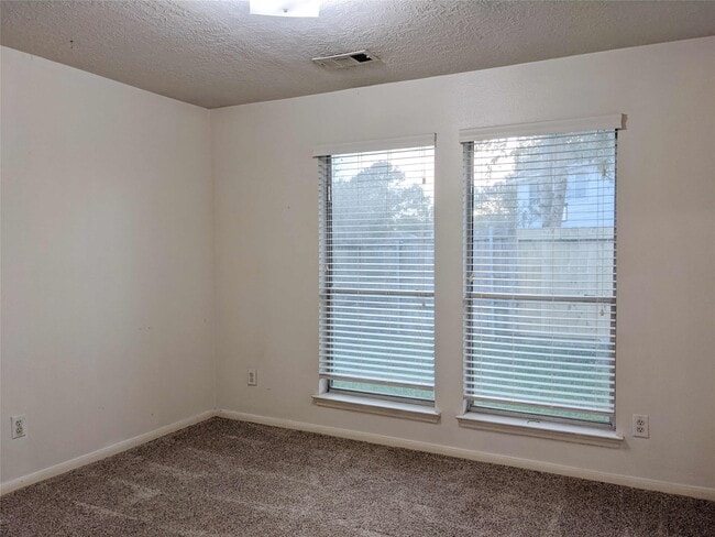 Building Photo - 2810 Foxden Dr
