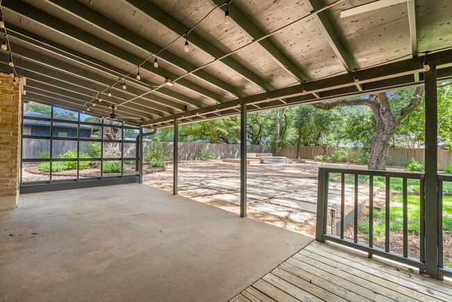 Building Photo - Beautiful 4 bedroom, 2.5 bathroom home in North Austin!!!
