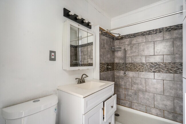 Building Photo - 12512 Mc Gowan Ave