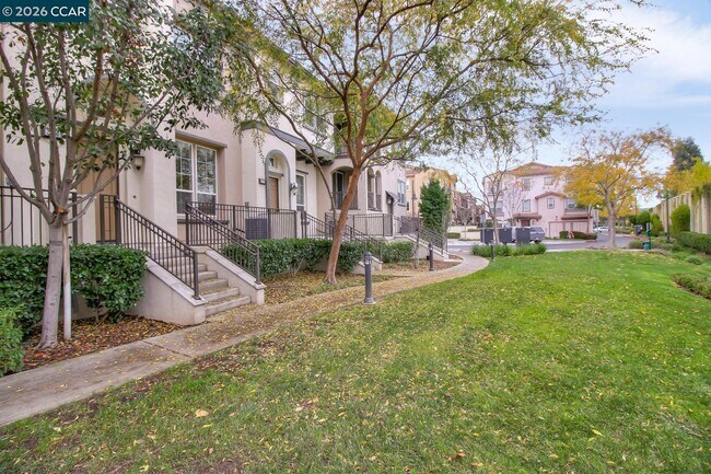 Building Photo - 2066 Mendocino Lane