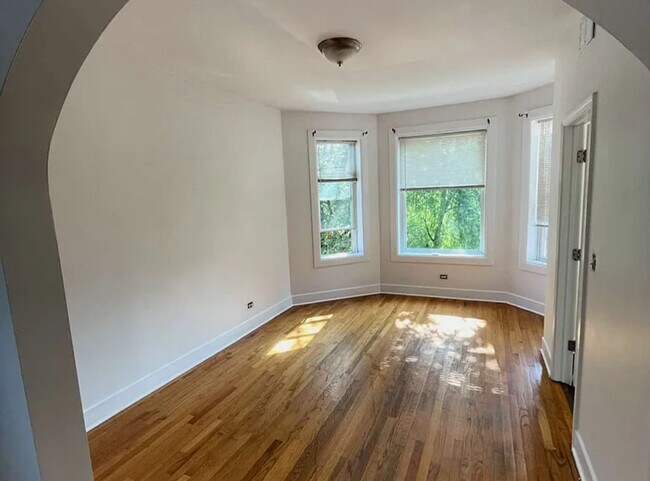 Building Photo - 1653 S Springfield Ave
