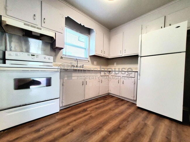 Building Photo - 119 Bob Ln