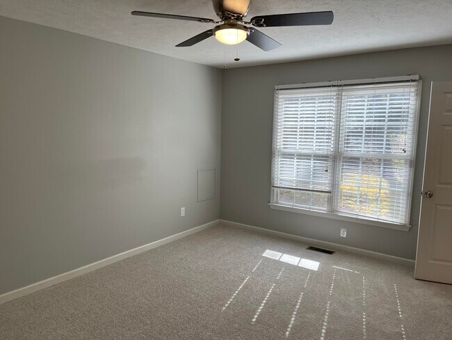 Building Photo - 250 Windwood Dr