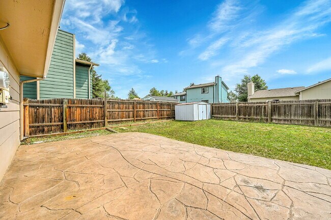 Building Photo - $2,095, 3 bed, 2 bath, located in Colorado...