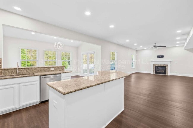 Building Photo - 10988 Flyreel Pl