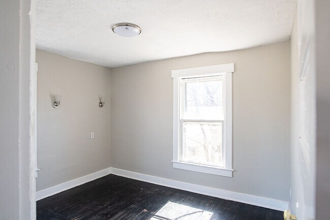 Building Photo - 2141 Philadelphia Dr