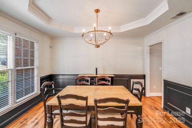Building Photo - 10243 Squires Way