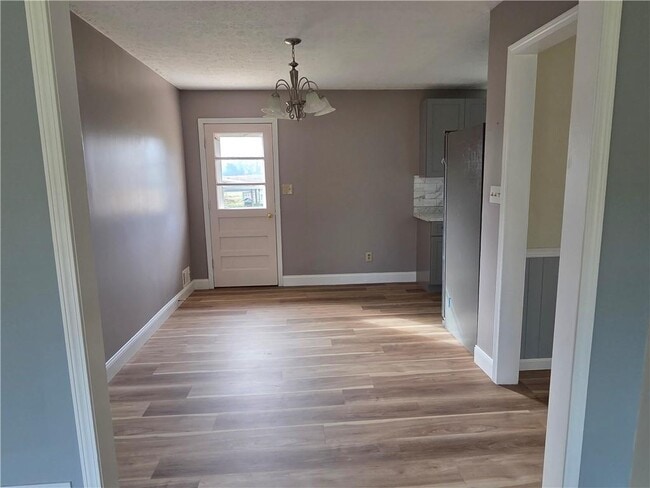 Building Photo - 1800 Hwy 81