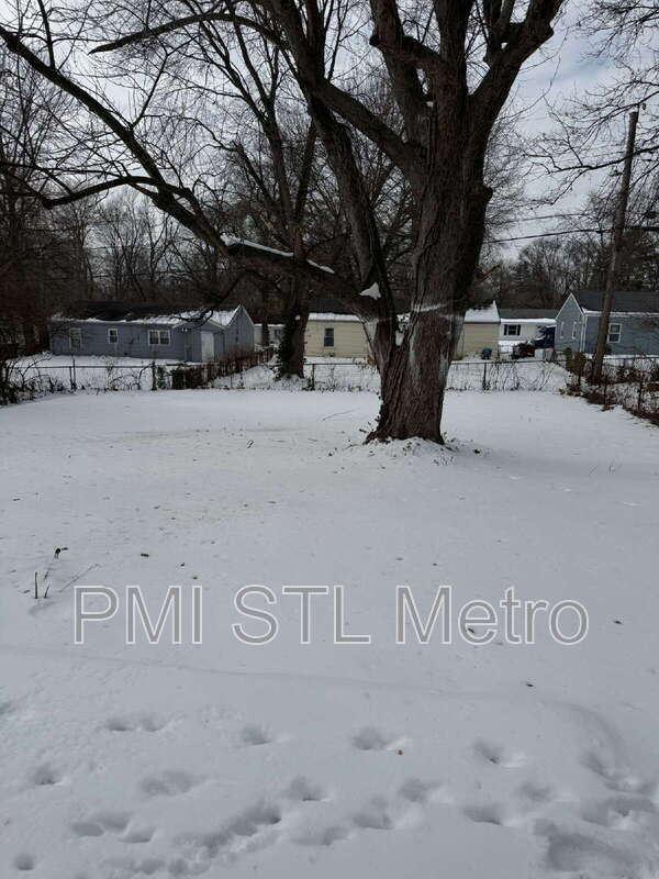 Building Photo - 9729 Lorna Ln