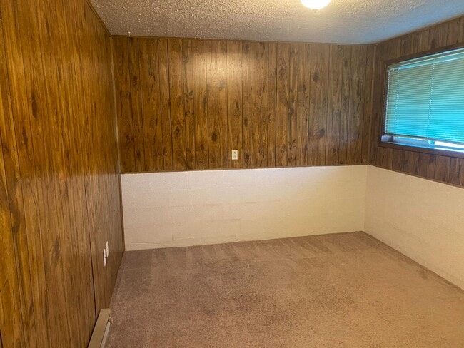 Building Photo - 140 S Rogers St