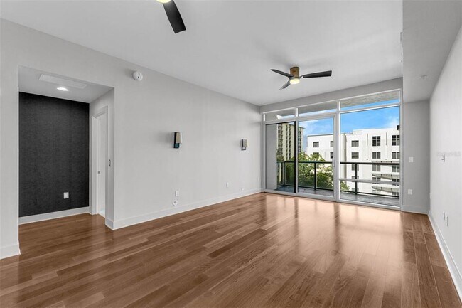 Building Photo - 260 S Osceola Ave