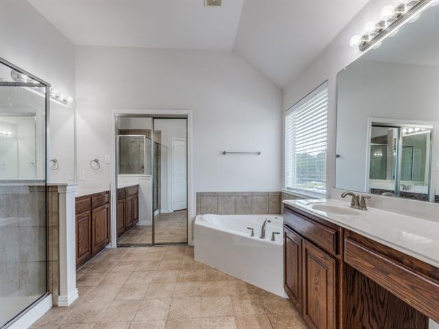 Building Photo - 2965 Lakemont Dr