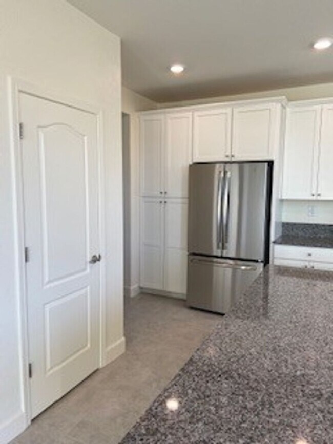 Building Photo - Kiley Ranch Stunner - Close to Everything!