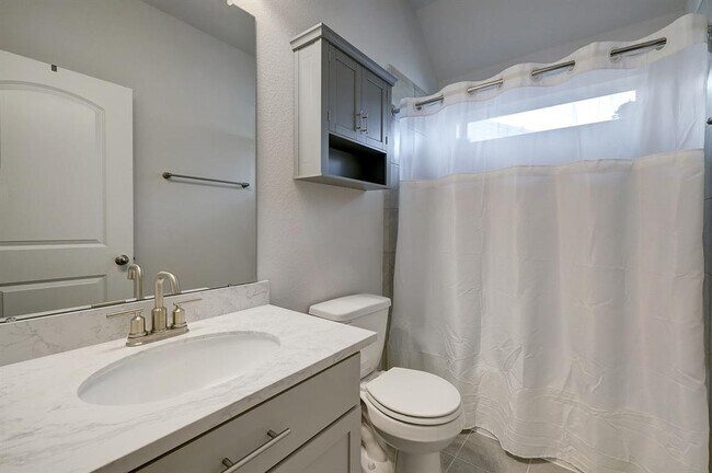 Building Photo - 142 Sunray Creek Dr