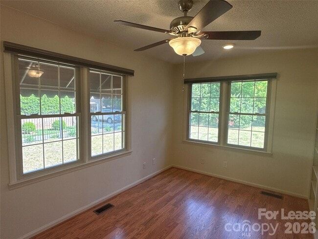 Building Photo - 1131 Kendrick Rd