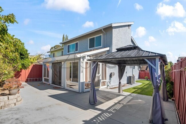 Building Photo - 37789 Essanay Pl