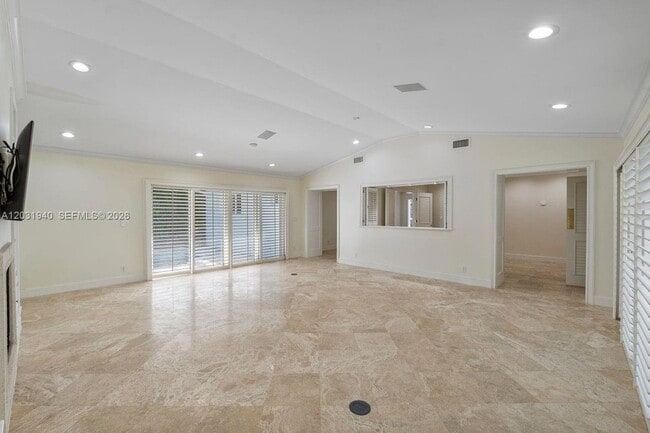 Building Photo - 1037 Alfonso Ave