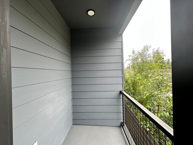 Building Photo - 2527 Gibson Rd