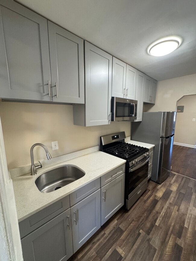 Building Photo - Move in Special! 2 Bed 1 Bath SE, DC