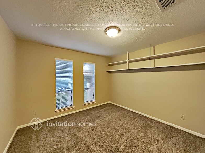 Building Photo - 15019 Seahorse Dr