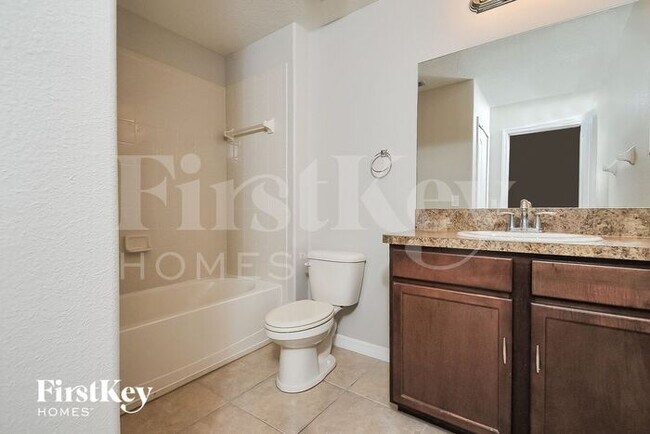 Building Photo - 10523 White Peacock Pl