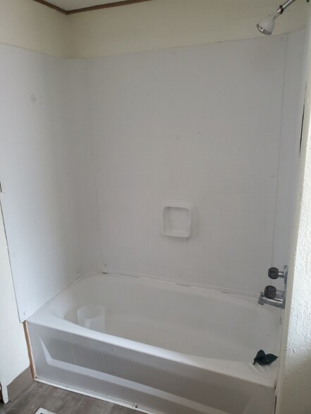 Building Photo - 10 9th Ave