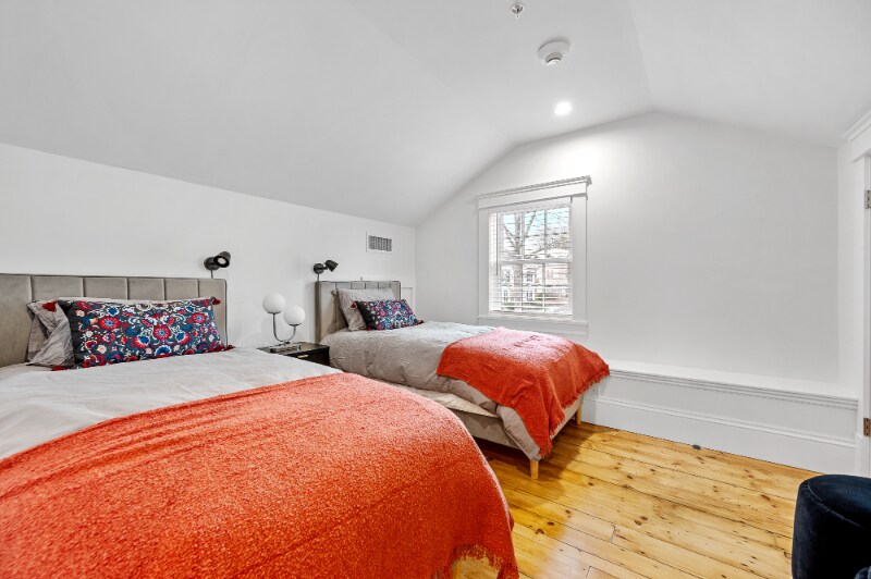 Building Photo - 30 E Main St