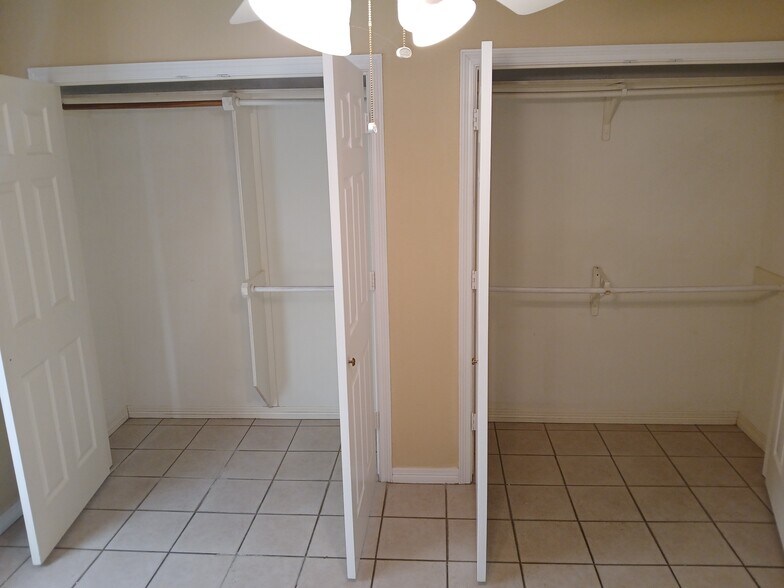 Building Photo - 6126 Groves St