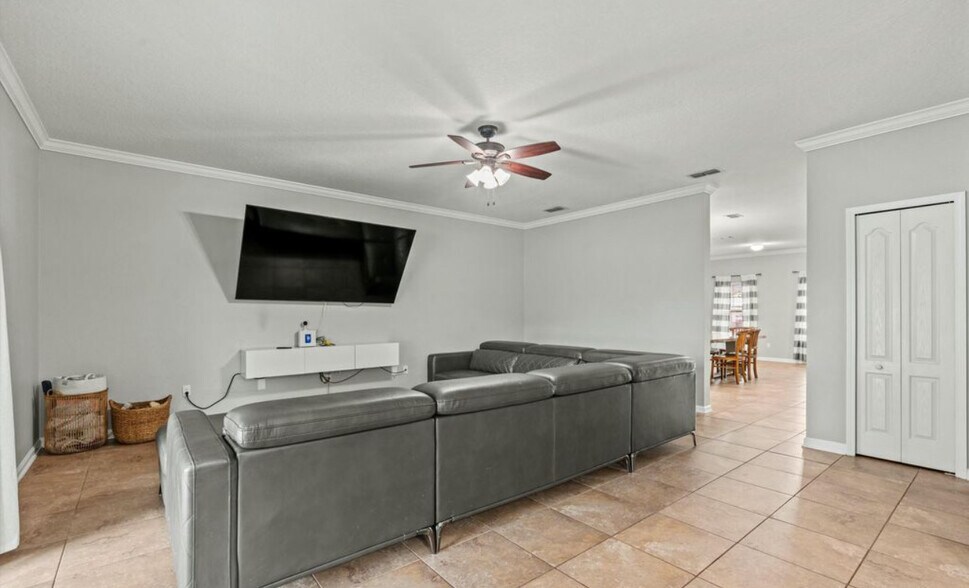 Building Photo - 904 Rose Garden Ct